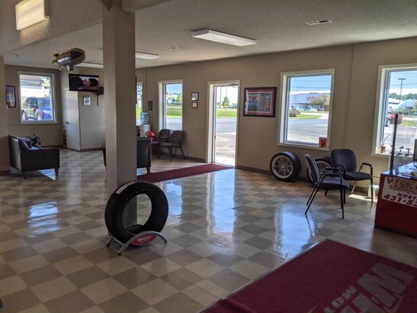 AUTOMOTIVE SALES & SERVICE CENTER: 3622 N Vermilion St, Danville, IL 61832